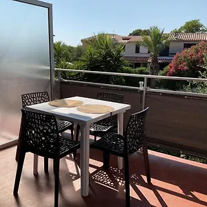  Appartement Studio Climatise Avec Parking Prive Proche Port Le Brusc Et Plages